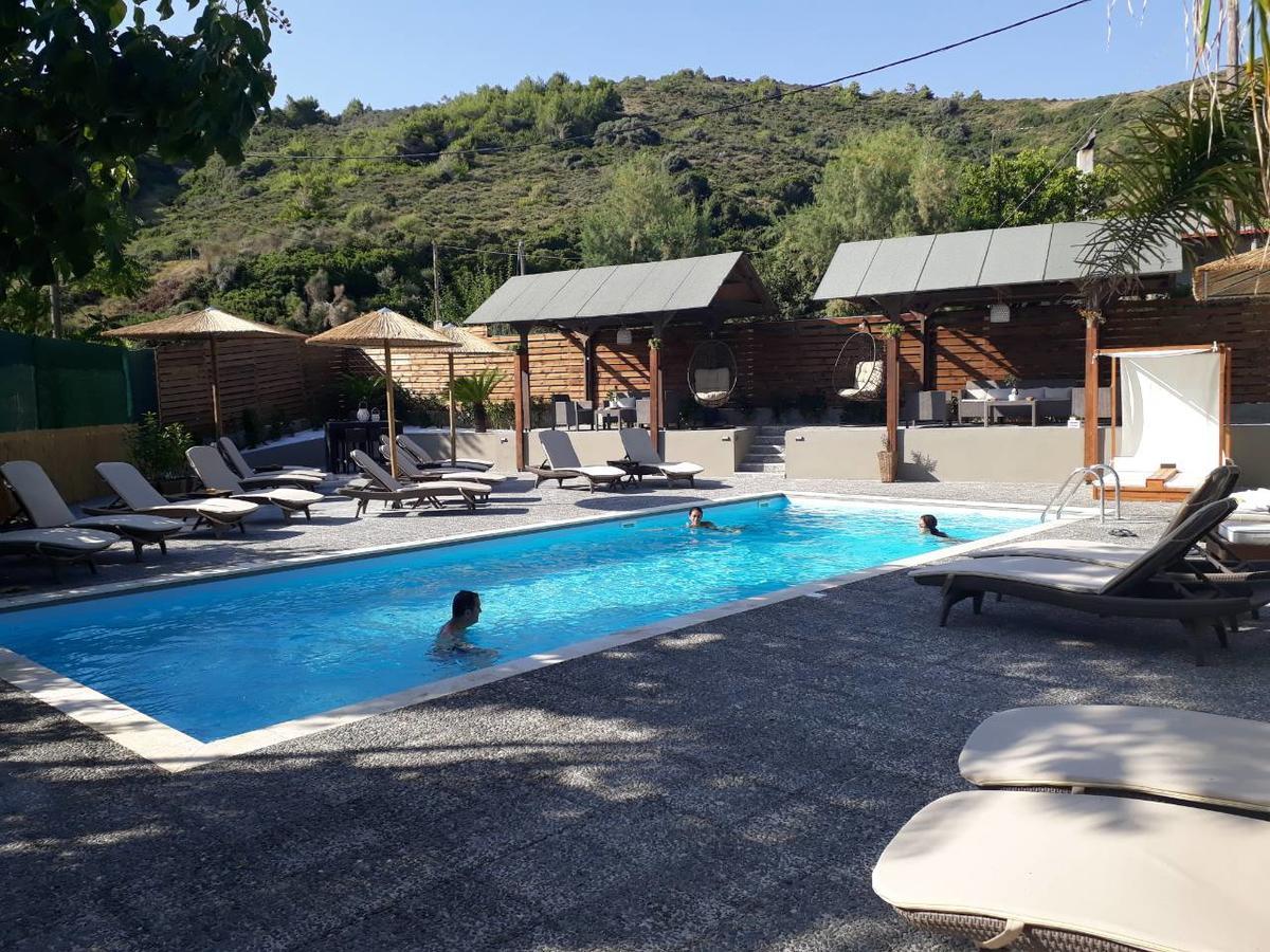 Almirikia Apartment